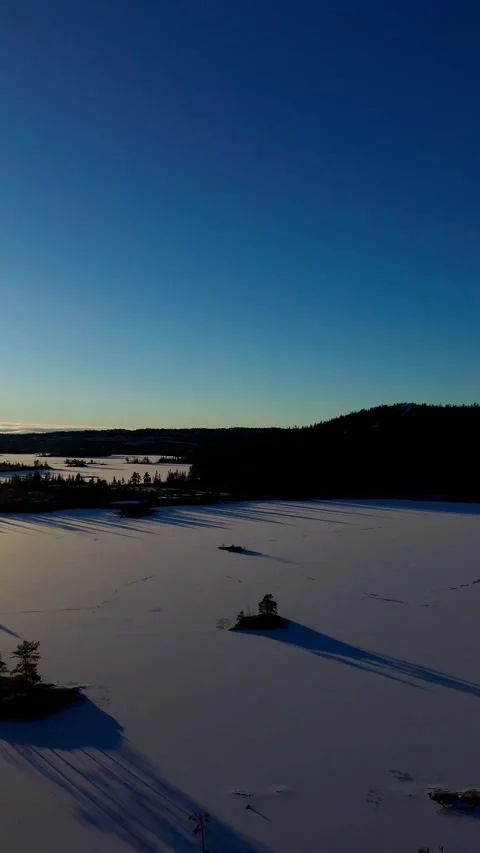 Snow world, sharp blue skies and sunrise. Stock-Footage 319477108
