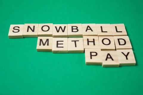 Snowball method pay off debt. financial concept. Foto stock