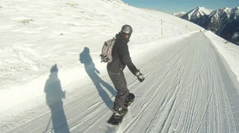 Snowboarder from behind in Austria Video stock 10728595