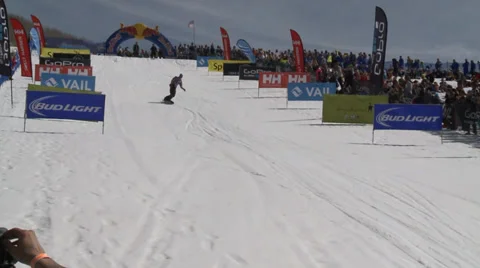 Snowboarder Dives into a Pond Vídeo Stock 38608604