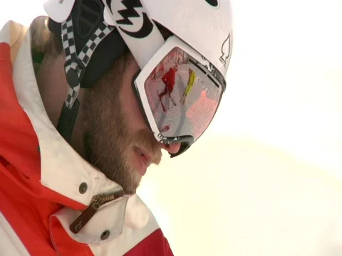 Snowboarder down powder Stock Footage 740043
