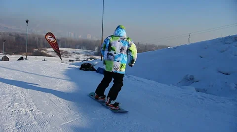 Snowboarder falls from the rail Video stock 35499149