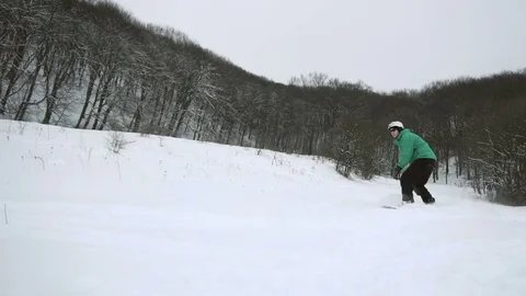 Snowboarder Jumping Snow Slope 库存影片 72399281