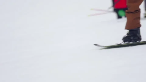 Snowboarder on the slope, close-up Video stock 184601311