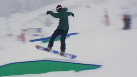 Snowboarder Slow Mo 库存影片 99261857