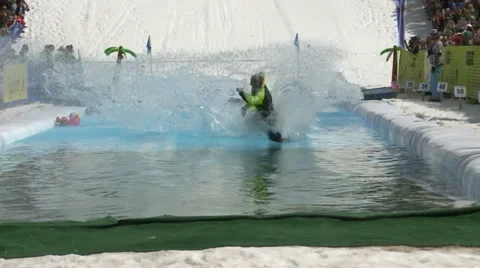 Snowboarder somersault Vídeo Stock 38609824