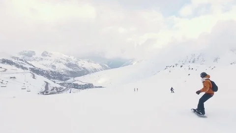 Snowboarder Tracking Shot Video stock 70069670