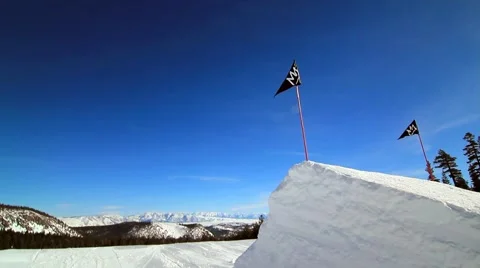 SNOWBOARDRER BIG JUMP Video stock 1012295