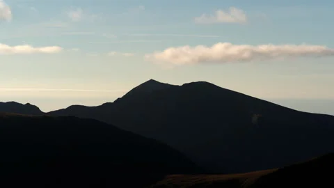Snowdon mountain timelapse with low cloud developing over the summit Video stock 224501859