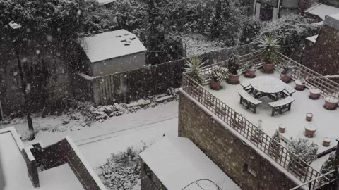 Snowfall across London Stock Footage 147129340