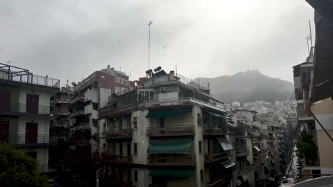 Snowfall in Athens town, Greece 動画素材 148474930