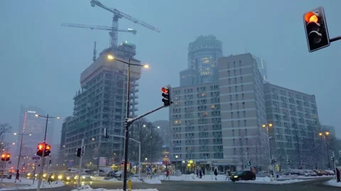 Snowfall in a city center Video stock 149080902