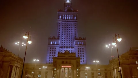 Snowfall in a city center Stock Footage 149153368