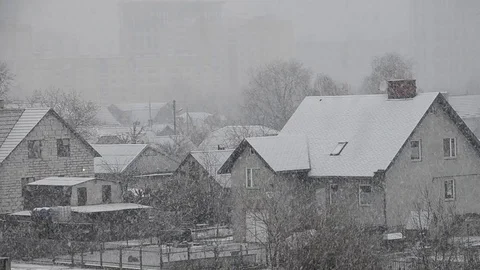 Snowfall in the city. Vídeos de archivo 123926369