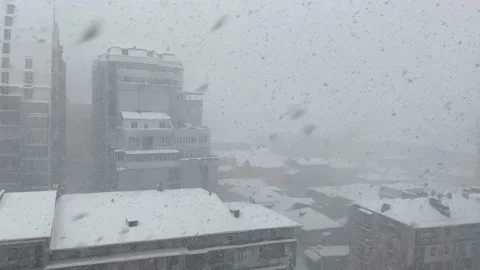 Snowfall in the city Stock Footage 166335355