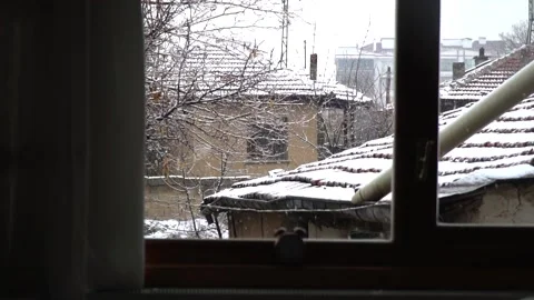 Snowfall continues Stock Footage 167187047