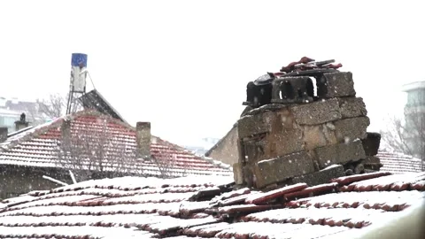 Snowfall continues Stock Footage 167187581