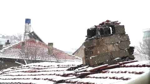 Snowfall continues Stock Footage 167187834