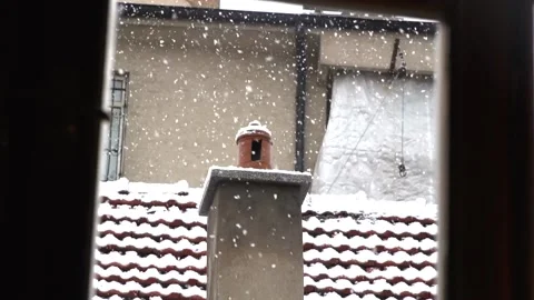 Snowfall continues Stock Footage 167188157