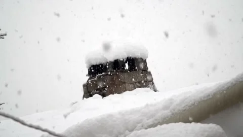 Snowfall continues Stock Footage 168951869