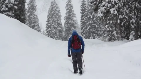 Snowfall in the mountain area Video stock 70374116