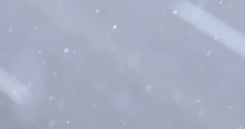 Snowing on the road Vídeos de archivo 111772876