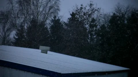 Snowing roof.MP4 Video stock 10912913