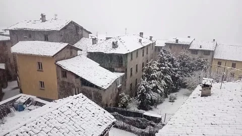 Snowing in Valsassina Vídeo Stock 224943581