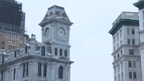 Snowy Clock Tower in Syracuse 스톡 동영상 97592840