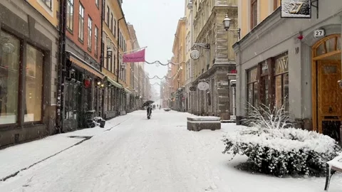 Snowy Gamla Stan 스톡 동영상 329395391