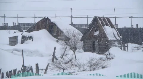 Snowy house Stockbeeldmateriaal 2662706