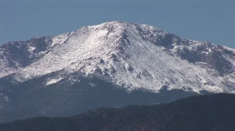 Snowy Mountain Cap Pan 스톡 동영상 50770776