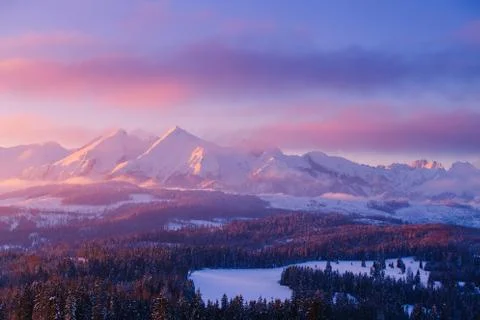 Snowy mountain summits Foto stock