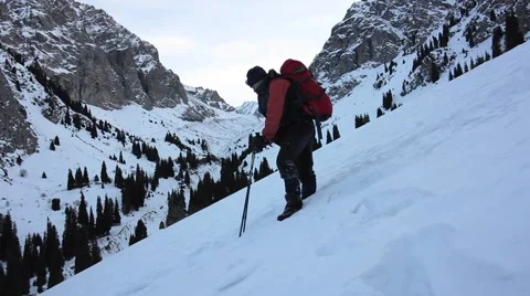 On a snowy mountain trail Video stock 59699555
