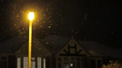 Snowy night Vídeos de archivo 7722148