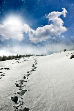 Snowy path on the hill Foto stock