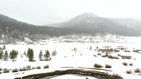 SnowyWinterValley1 Video stock 252604426