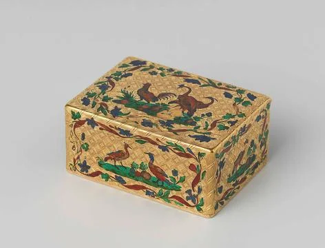 Snuff box of gold, rectangular, decorated with animals and tendrils in tra... Stockfoto's