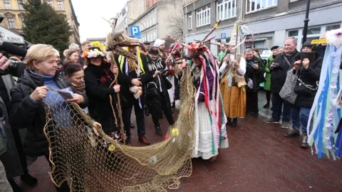 So called babski comber, a medieval Shrovetide folk celebration Vidéo 279383935