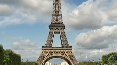 Soap bubbles in front of the Eiffel Tower in Paris Stock Footage 41492970