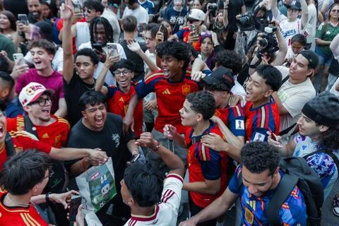 Soccer fans react to World Cup final game between Argentina and Spain, New York, Stock Photos