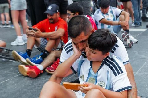 Soccer fans react to World Cup final game between Argentina and Spain, New York, Stock Photos