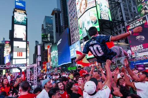 Soccer fans react to World Cup final game - Argentina vs Spain, New York, USA -  Stock Photos