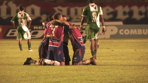 Soccer Players In A Huddle Stockbeeldmateriaal 19168718