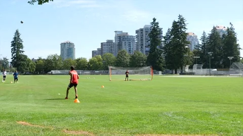 Soccer practice on the sport field 库存影片 65478975