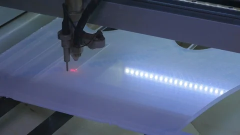 Social distancing - laser machine cutting plexiglas - corona virus, phase 2 Stock-Footage 129595831