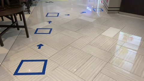 SOCIAL DISTANCING QUEUE 動画素材 132373655