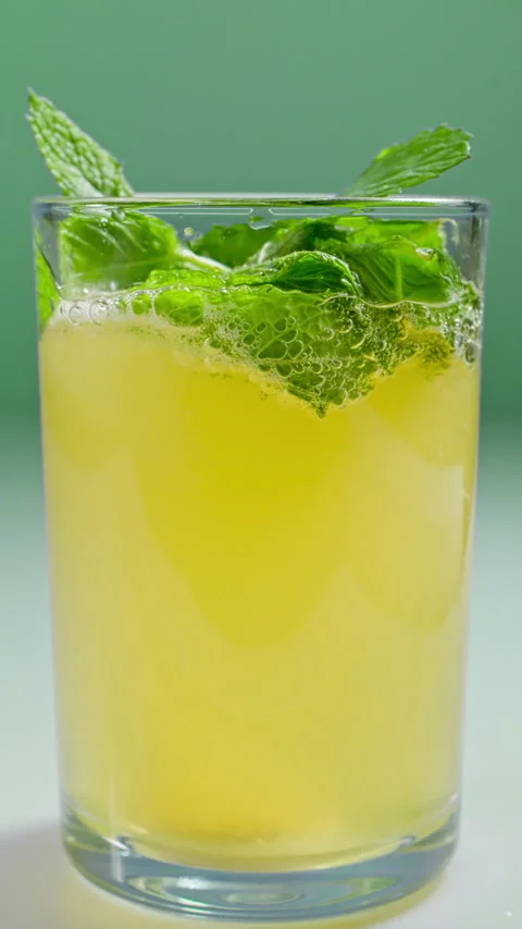 Soda with mint. Vertical. Close-up. Video stock 310670033