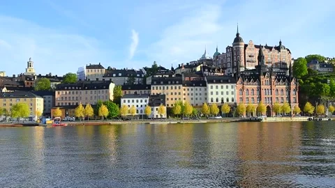 Soder Malarstrand waterfront in the Södermalm District in Stockholm, Sweden. Vídeo Stock 196818439
