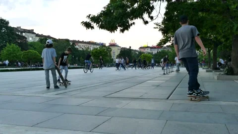 SOFIA, BULGARIA - MAY 9, 2018: Young people practicing extreme sports. Stock Footage 153414993